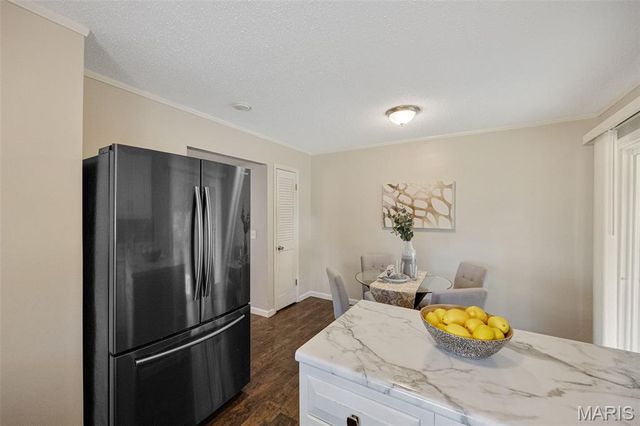 2411 Dordogne Drive, Maryland Heights, MO 63043