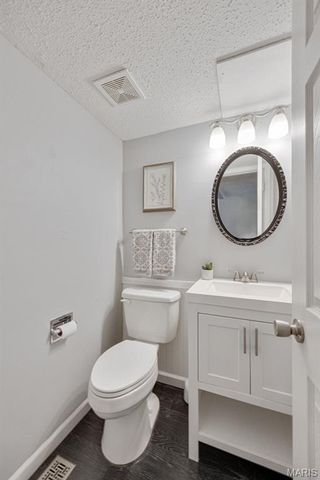 2411 Dordogne Drive, Maryland Heights, MO 63043