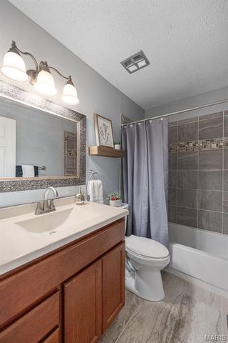 2411 Dordogne Drive, Maryland Heights, MO 63043