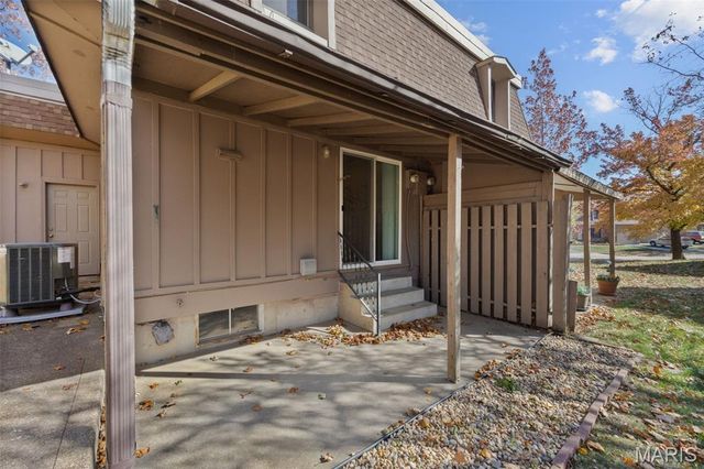 2411 Dordogne Drive, Maryland Heights, MO 63043