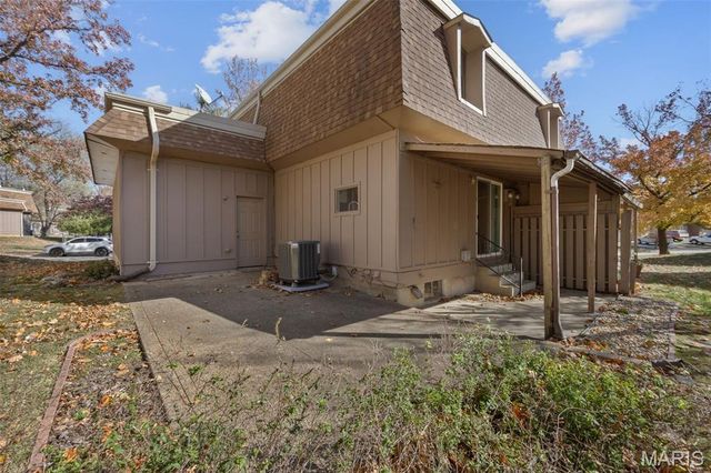 2411 Dordogne Drive, Maryland Heights, MO 63043