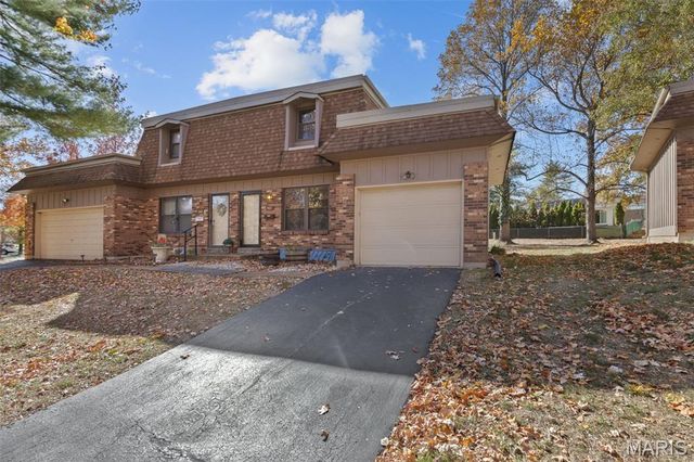 2411 Dordogne Drive, Maryland Heights, MO 63043