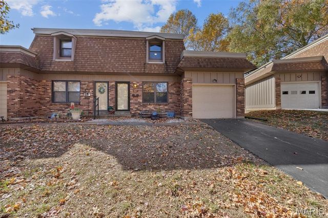 2411 Dordogne Drive, Maryland Heights, MO 63043