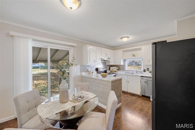 2411 Dordogne Drive, Maryland Heights, MO 63043