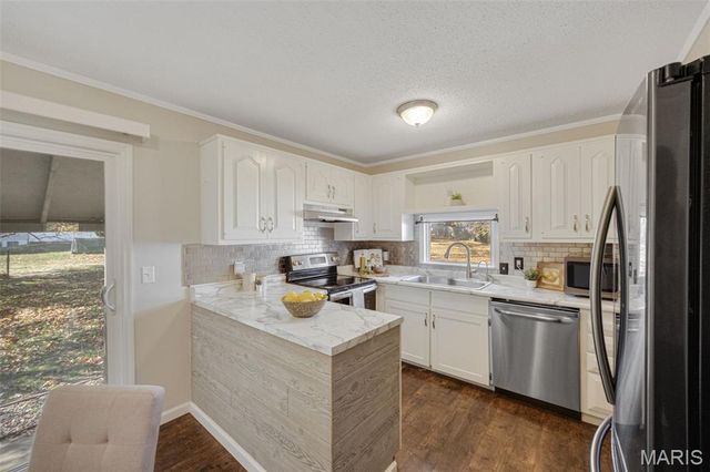 2411 Dordogne Drive, Maryland Heights, MO 63043