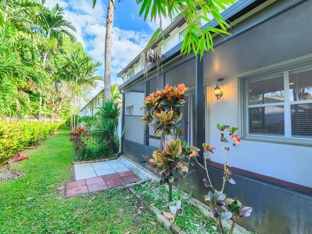 9719 Darlington Pl 1, Cooper City, FL 33328