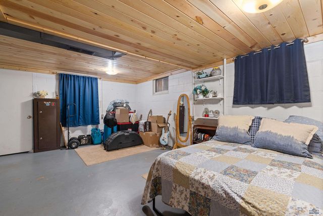 225 EAST JACKSON ST, Rapid City, SD 57701