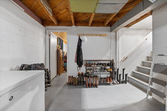 225 EAST JACKSON ST, Rapid City, SD 57701