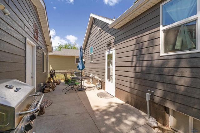 225 EAST JACKSON ST, Rapid City, SD 57701