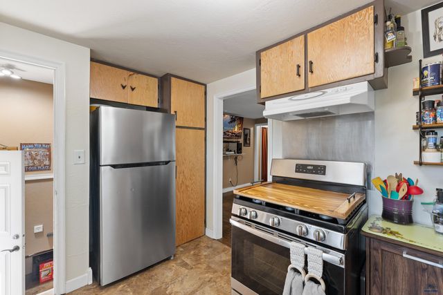 225 EAST JACKSON ST, Rapid City, SD 57701