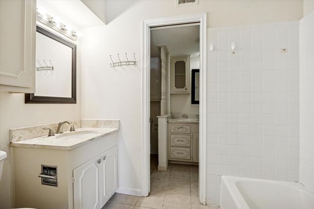 7600 Burgoyne Road 152, Houston, TX 77063