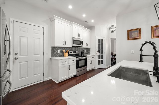 6714 Reedy Creek Road, Charlotte, NC 28215