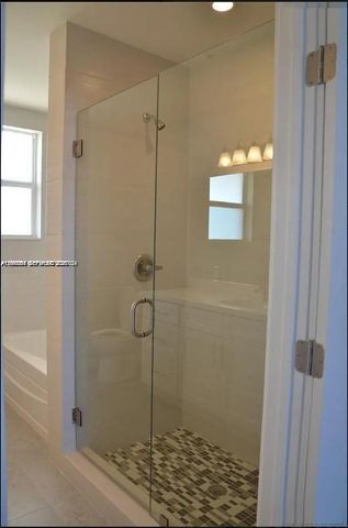 555 E Dania Beach Boulevard 5, Dania Beach, FL 33004