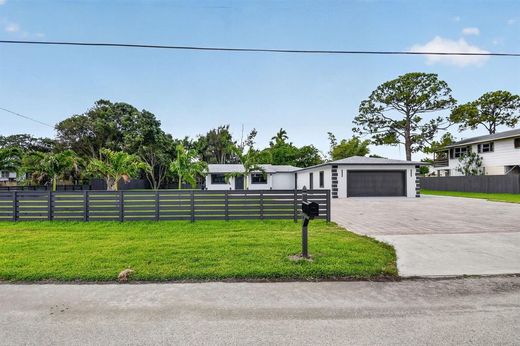 3192 Riddle Road, West Palm Beach, FL 33406