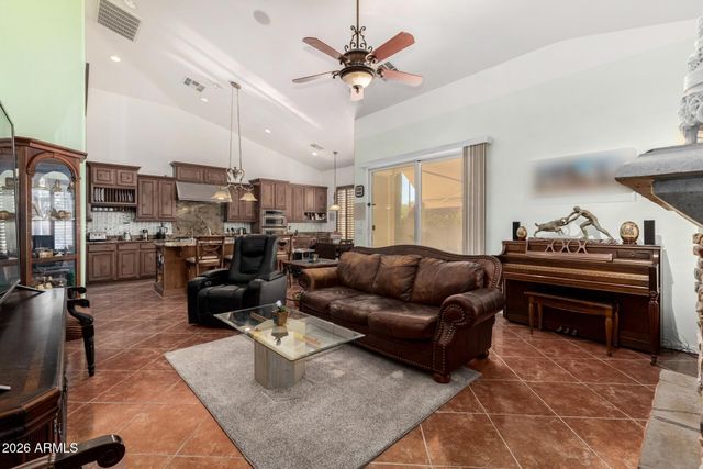 18465 W SUNNYSLOPE Lane, Waddell, AZ 85355