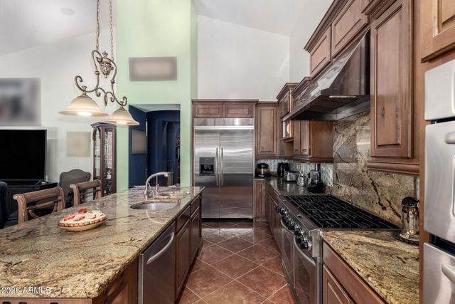 18465 W SUNNYSLOPE Lane, Waddell, AZ 85355