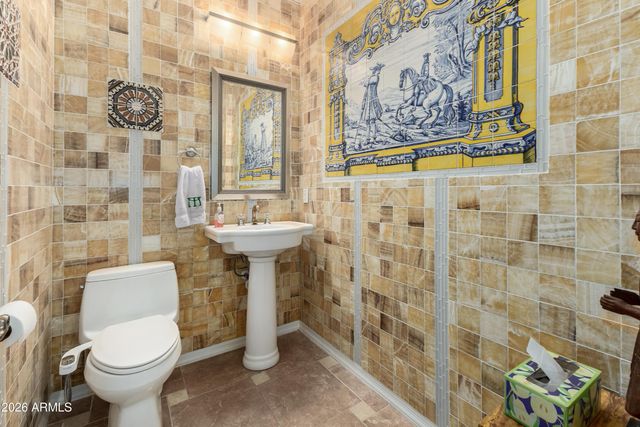 18465 W SUNNYSLOPE Lane, Waddell, AZ 85355