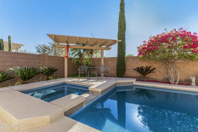 18465 W SUNNYSLOPE Lane, Waddell, AZ 85355