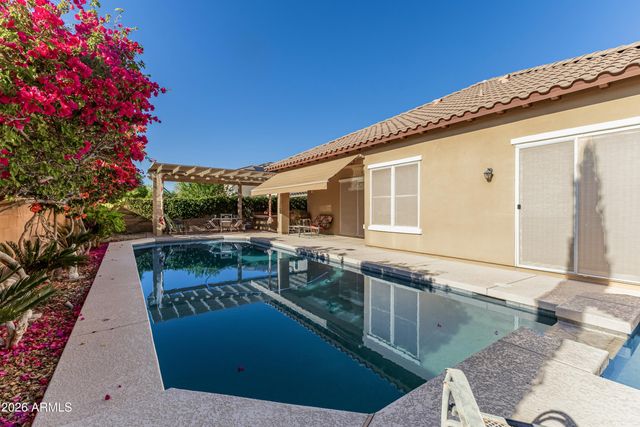 18465 W SUNNYSLOPE Lane, Waddell, AZ 85355