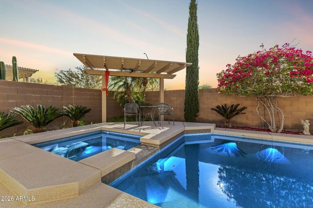 18465 W SUNNYSLOPE Lane, Waddell, AZ 85355