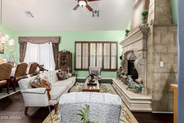 18465 W SUNNYSLOPE Lane, Waddell, AZ 85355