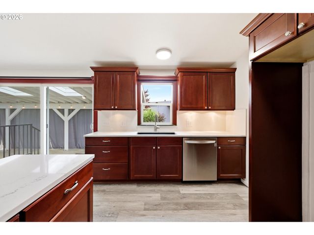 14751 QUAIL GROVE Cir, Oregon City, OR 97045