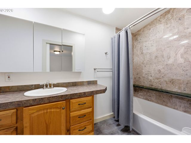 14751 QUAIL GROVE Cir, Oregon City, OR 97045