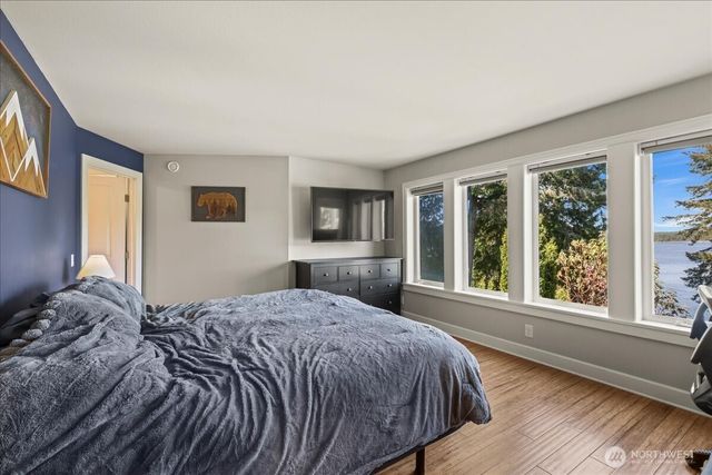 2142 Island Drive NW, Olympia, WA 98502