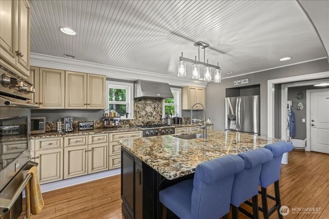 2142 Island Drive NW, Olympia, WA 98502