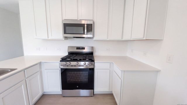1011 LANDON RDG, San Antonio, TX 78253