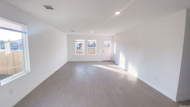 1011 LANDON RDG, San Antonio, TX 78253
