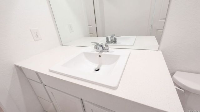 1011 LANDON RDG, San Antonio, TX 78253