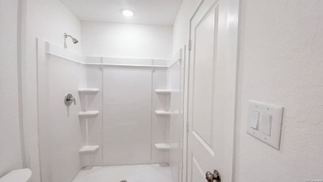1011 LANDON RDG, San Antonio, TX 78253