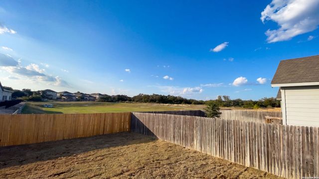 1011 LANDON RDG, San Antonio, TX 78253