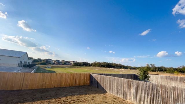 1011 LANDON RDG, San Antonio, TX 78253