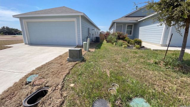 1011 LANDON RDG, San Antonio, TX 78253