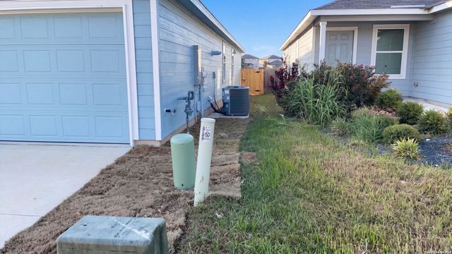 1011 LANDON RDG, San Antonio, TX 78253