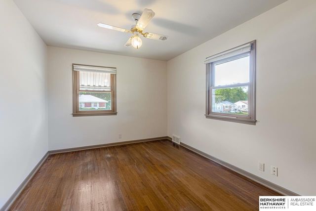 5327 N 48 Avenue, Omaha, NE 68104