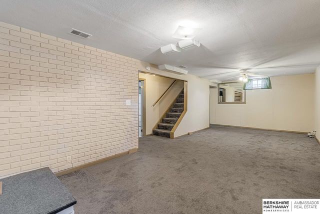 5327 N 48 Avenue, Omaha, NE 68104