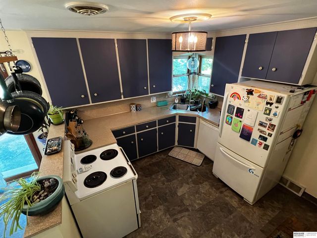 5327 N 48 Avenue, Omaha, NE 68104