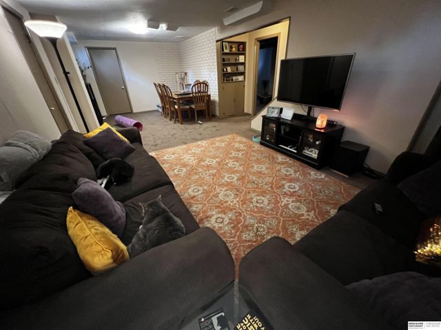 5327 N 48 Avenue, Omaha, NE 68104