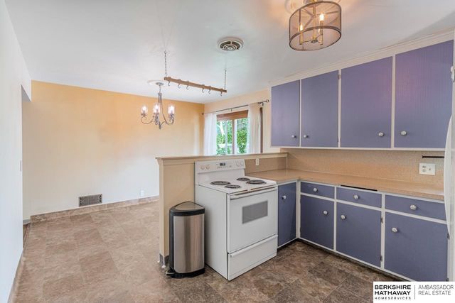 5327 N 48 Avenue, Omaha, NE 68104