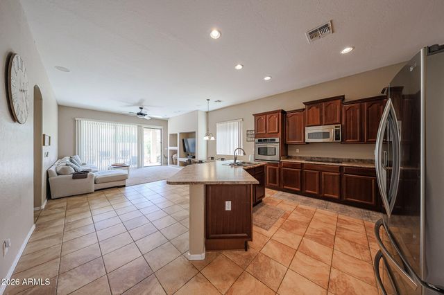 10465 E KNOWLES Avenue, Mesa, AZ 85209