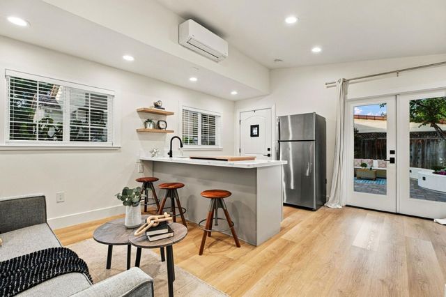 1146 Willow Glen Way, San Jose, CA 95125