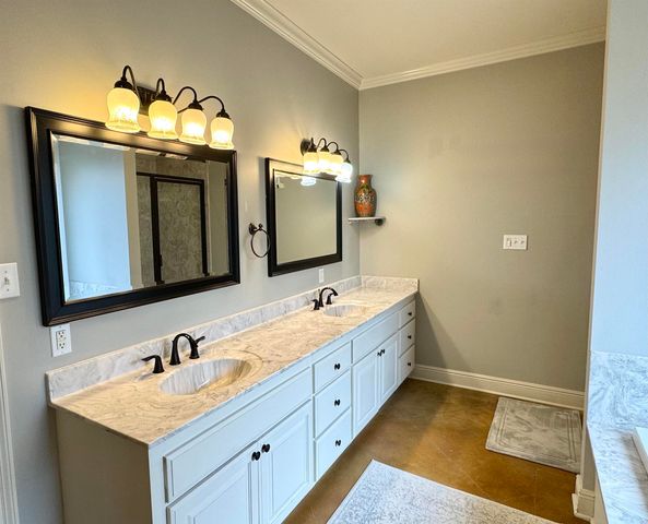 606 Point Pleasant Dr, Berwick, LA 70342