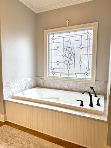 606 Point Pleasant Dr, Berwick, LA 70342