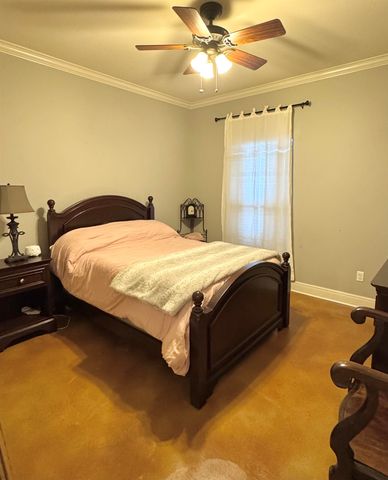 606 Point Pleasant Dr, Berwick, LA 70342