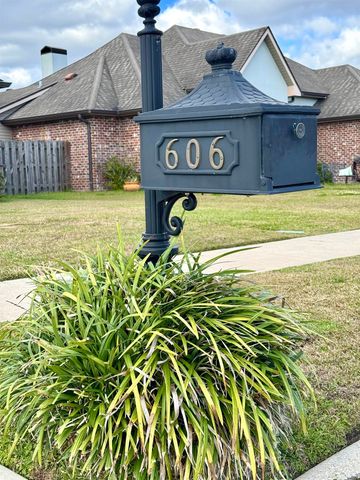 606 Point Pleasant Dr, Berwick, LA 70342