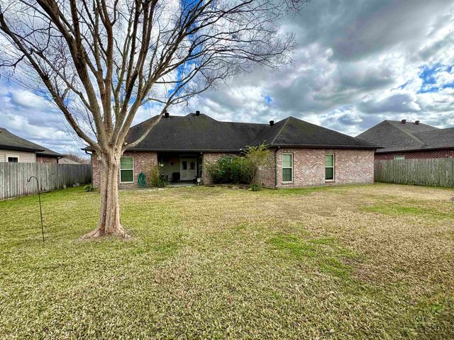 606 Point Pleasant Dr, Berwick, LA 70342