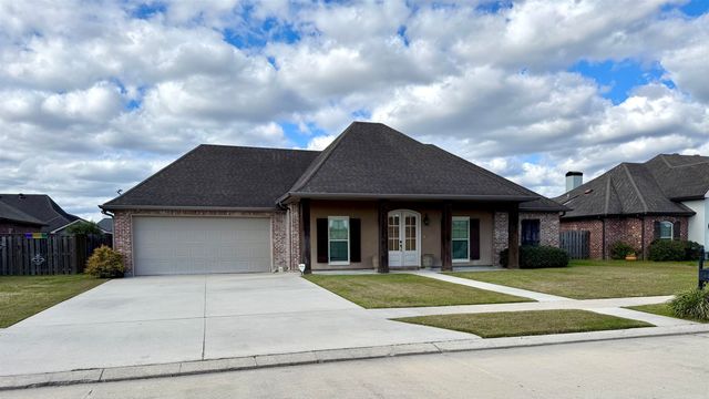 606 Point Pleasant Dr, Berwick, LA 70342